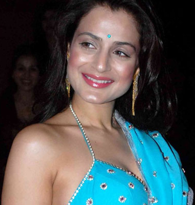 Ameesha Patel to go desi, will wear a Manish Malhotra creation at Cannes Film Festival